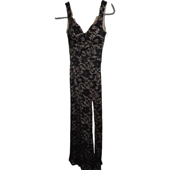 Emerald Sundae Womens Black Lace Nude Lining V-Neck Maxi Dress Size XS Slit - Picture 1 of 4